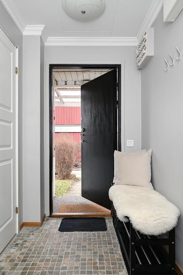 Entire Modern In Kista - Suitable For Four Persons *